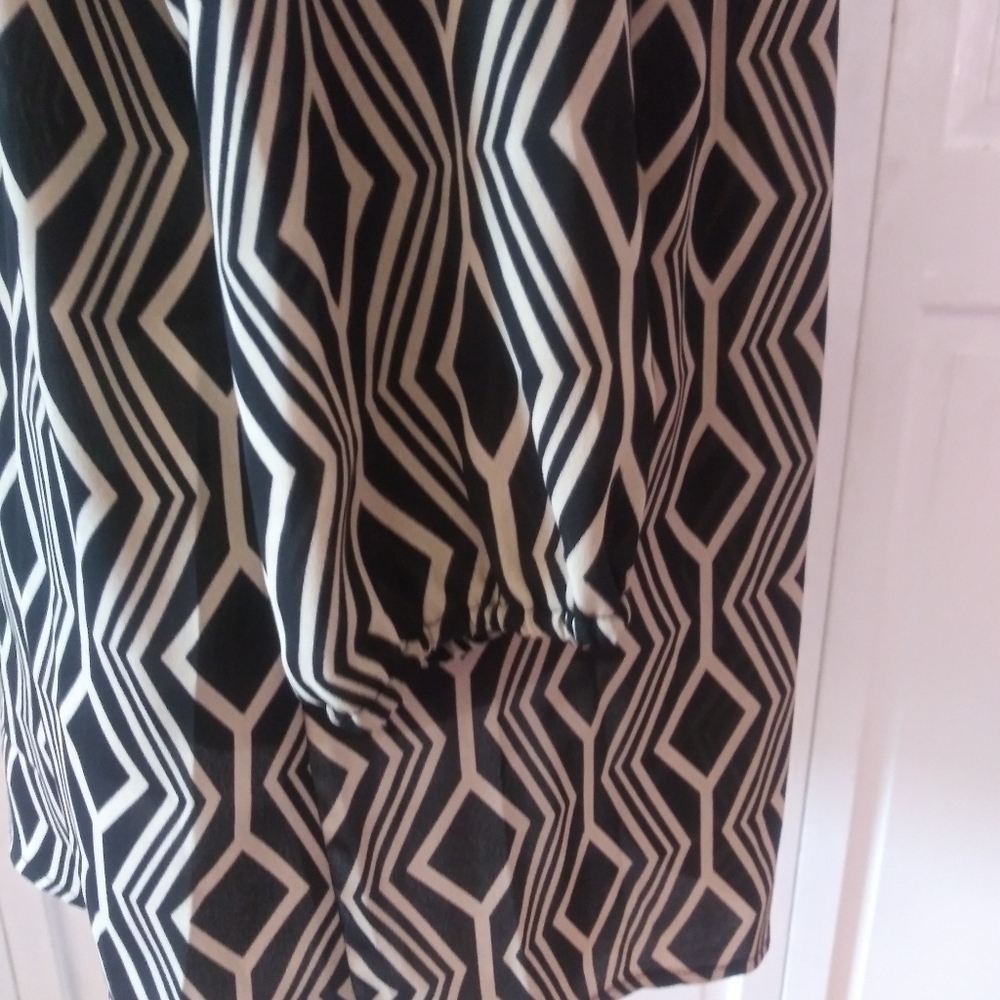Diamond Design Blouse - Picture 4 of 4